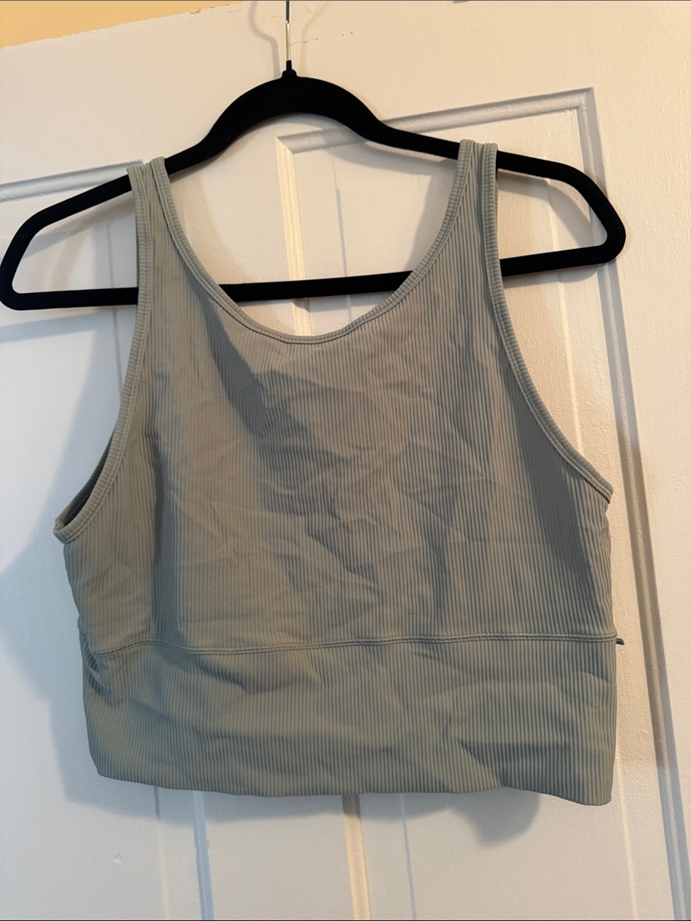 Lululemon cropped work out tank